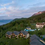 Duplex-chalet Entre Et Montagne Avec Balcon 러그린
