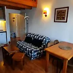 Duplex-chalet Entre Et Montagne Avec Balcon 아파트 *