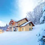 Duplex-chalet Entre Et Montagne Avec Balcon 아파트 *