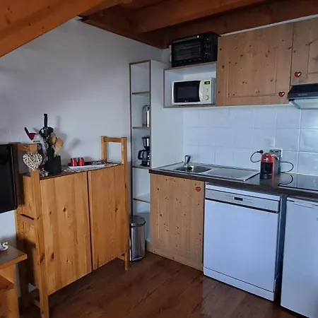 아파트 Duplex-chalet Entre Et Montagne Avec Balcon 러그린