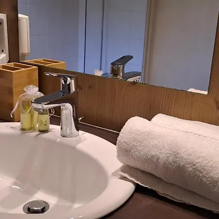 Duplex-chalet Entre Et Montagne Avec Balcon 아파트 *